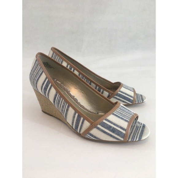 easy spirit wedge pump